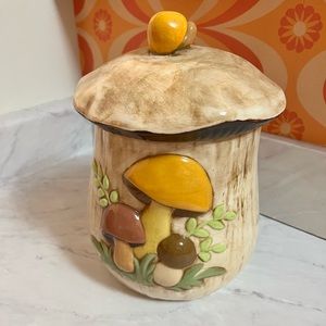 1979 Vintage mushroom jar